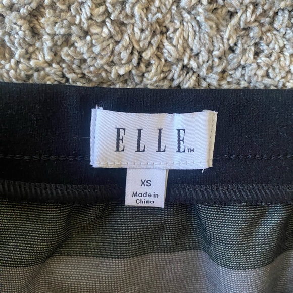 Accepting offers- Elle Black and Gray Pencil Skirt - Picture 2 of 4